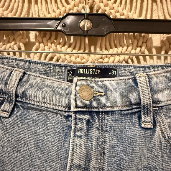 Hollister Women’s Light Blue Jean Shorts – Ultra High Rise Mom Shorts w/ Raw Hem - Picture 3 of 3